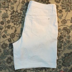 Simply vera wand shorts size 14